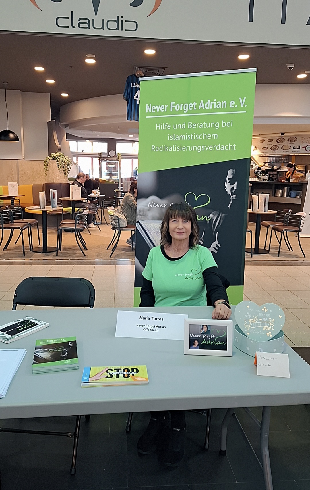 Infostand von Never forget Adrian e.V. beim Präventionstag